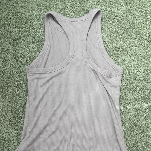Old navy ultra lite tank top - Picture 3 of 3